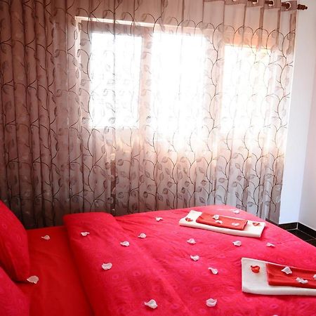Vila Floarea Etiquette Costinesti Bagian luar foto