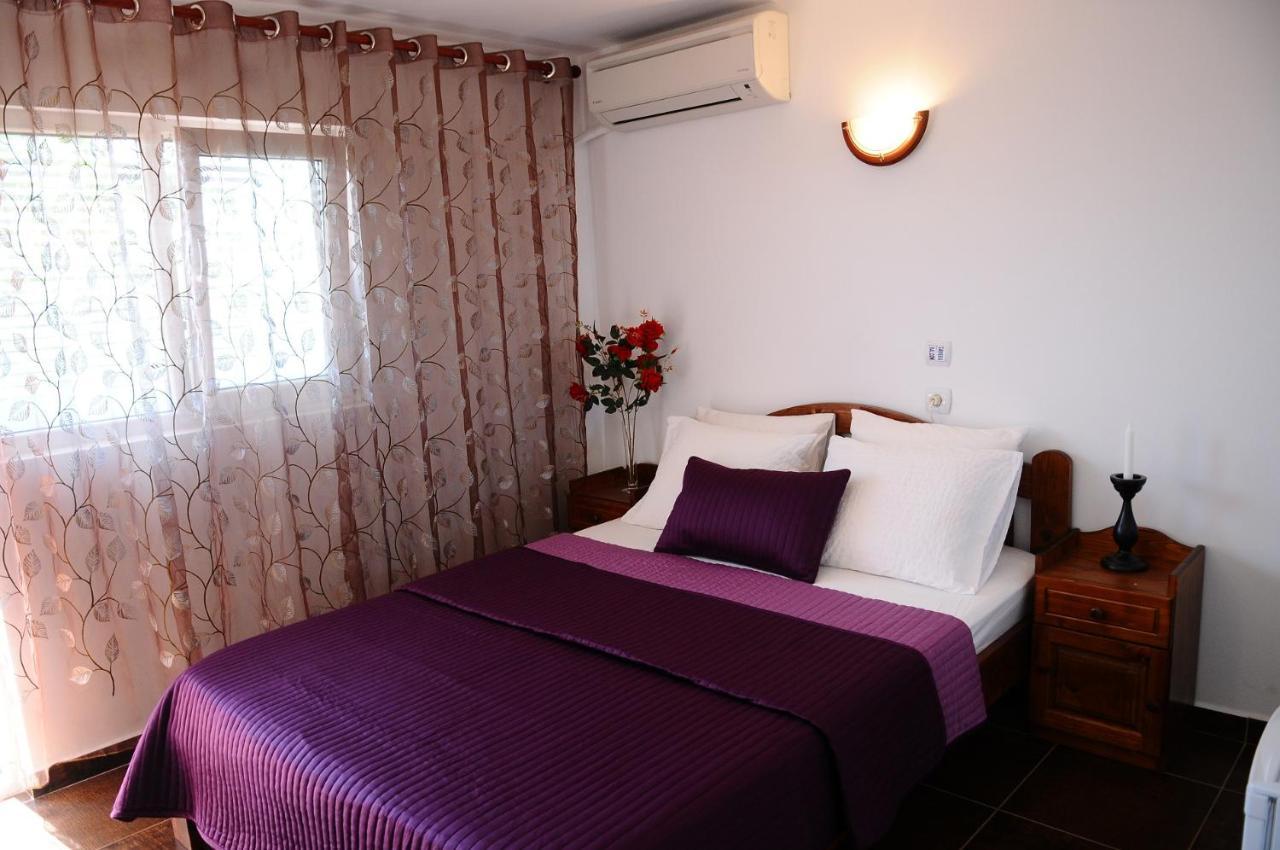 Vila Floarea Etiquette Costinesti Bagian luar foto